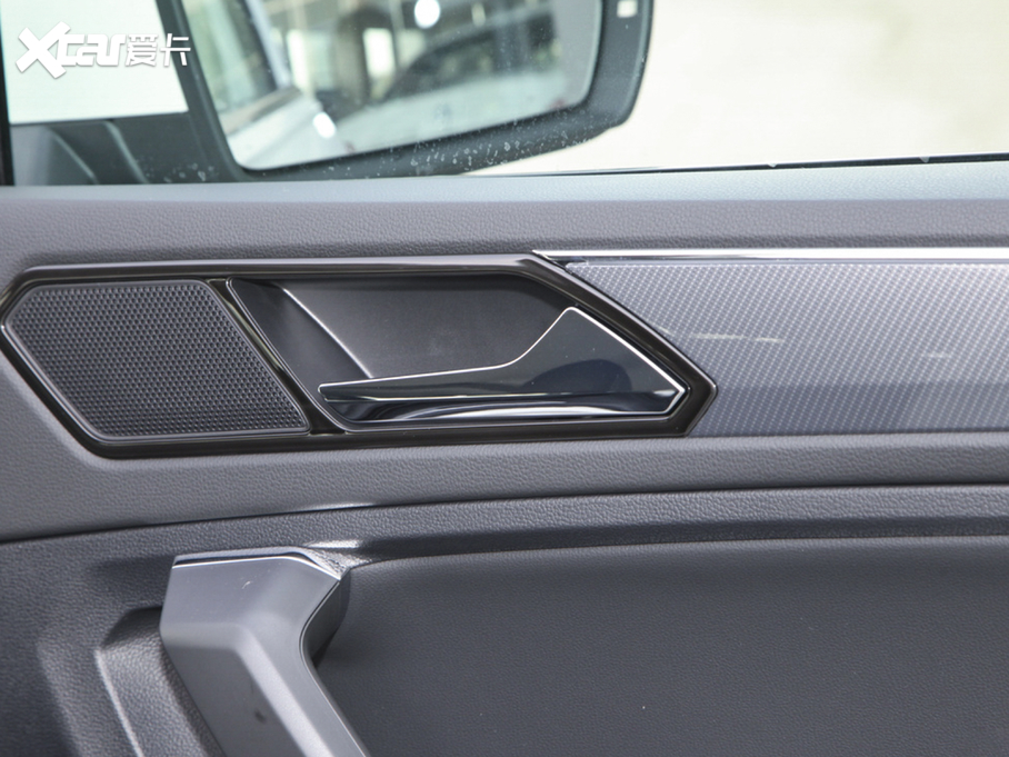 2021;^L 330TSI Խ R-Line