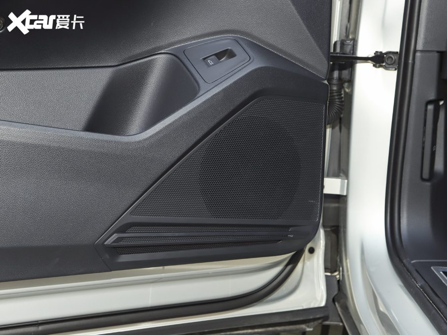 2021;^L 330TSI Խ R-Line