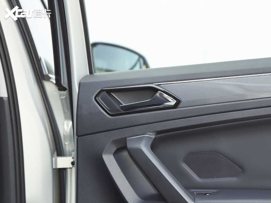 2021;^L 330TSI Խ R-Line