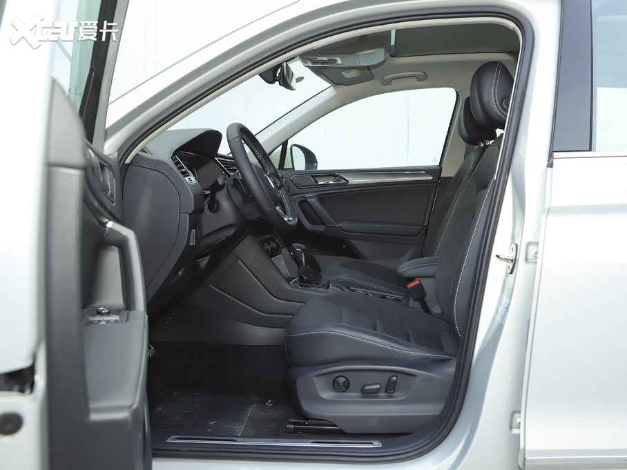 2021;^L 330TSI Խ R-Line