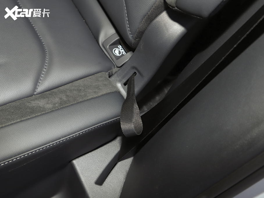 2021;^L 330TSI Խ R-Line