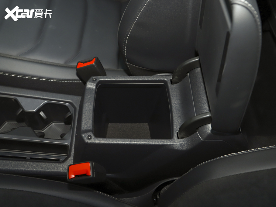 2021��;�^L 330TSI Խ���� R-Line