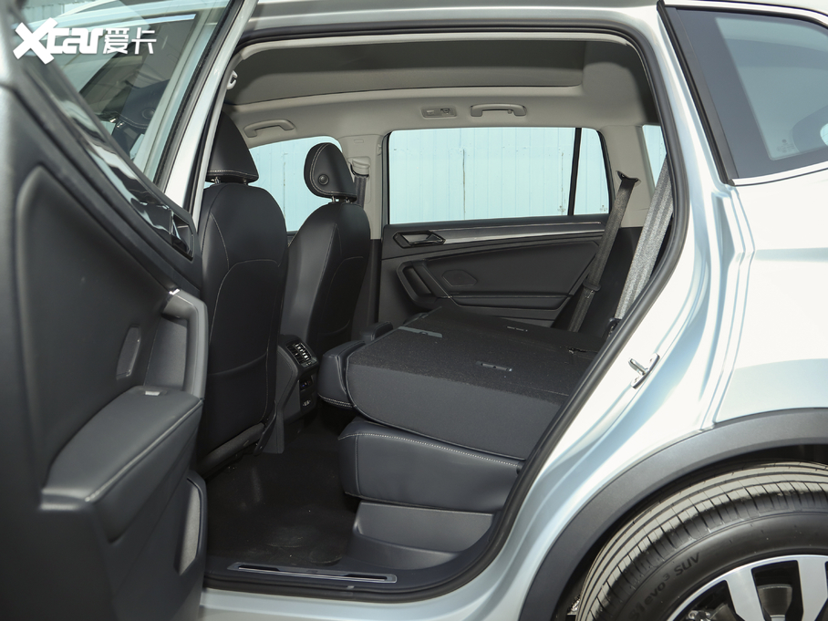 2021;^L 330TSI Խ R-Line