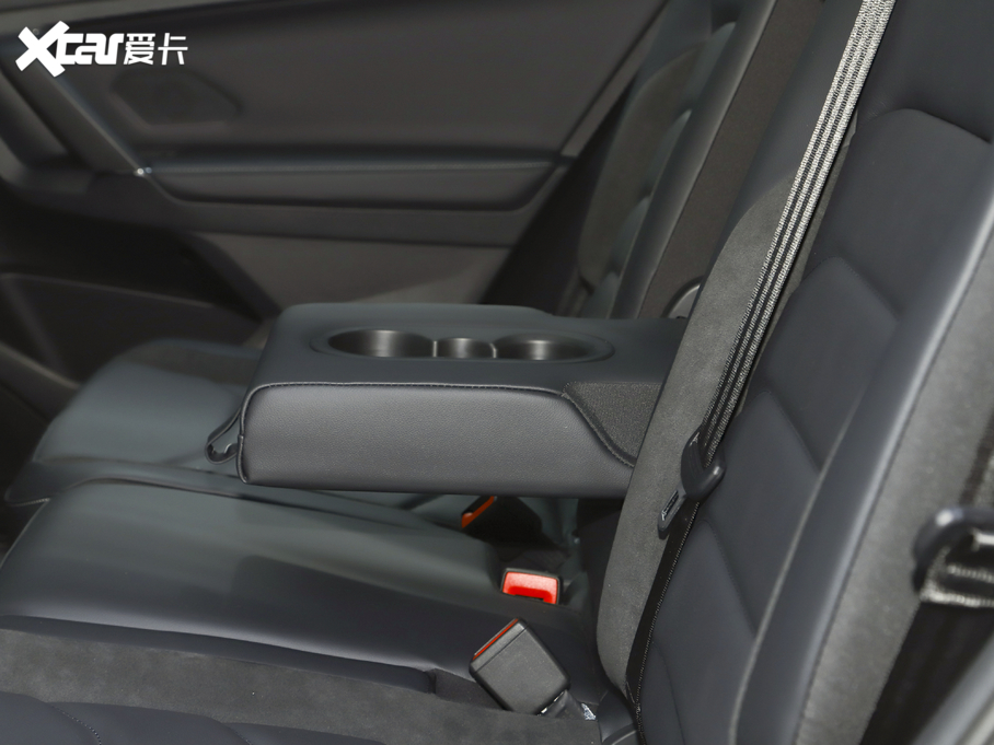 2021;^L 330TSI Խ R-Line