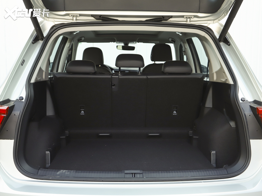 2021;^L 330TSI Խ R-Line