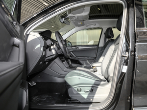 2021330TSI Ş  R-Line ǰſg