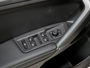 2021330TSI Ş  R-Line {܇ƅ^(q)	