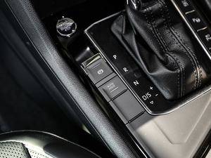 2021330TSI Ş  R-Line v܇Ƅ(dng)