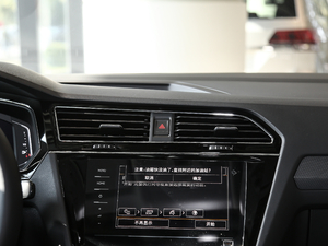 2021330TSI Ş  R-Line {(dio)L(fng)