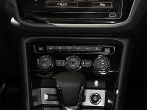 2021330TSI Ş  R-Line {(dio){(dio)(ji)