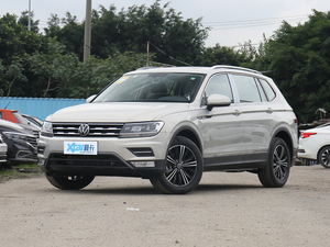 2021款330TSI 智享版 左前45度