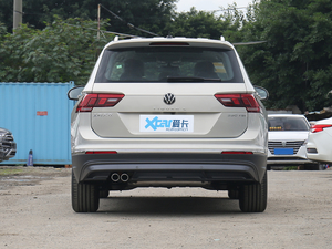 2021款330TSI 智享版 正后	