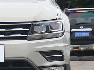 2021款330TSI 智享版 大灯