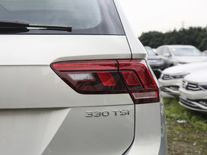 2021款330TSI 智享版 尾灯