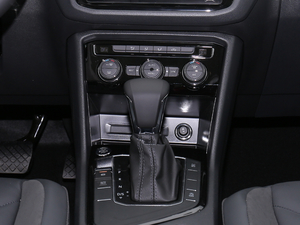 2021款330TSI 智享版 换挡杆