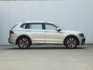 2021款330TSI 越享版 R-Line 整体外观