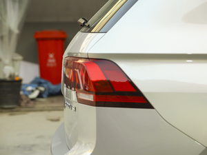 2021330TSI Խ R-Line ^