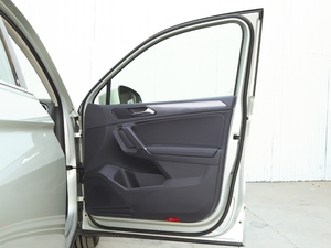 2021330TSI Խ R-Line g