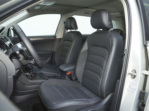 2021款330TSI 越享版 R-Line 主驾驶座椅