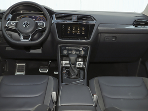 2021款330TSI 越享版 R-Line 中控台