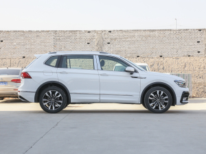 2021款380TSI 四驱越享版 R-Line 7座 整体外观