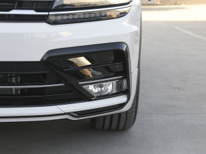 2021款380TSI 四驱越享版 R-Line 7座 前雾灯