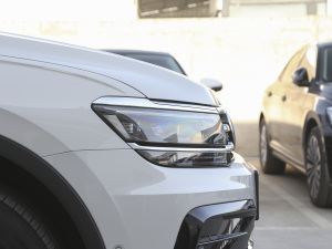 2021380TSI Խ R-Line 7 ^