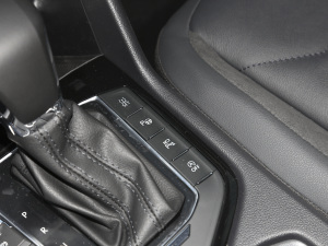 2021380TSI (q)Խ R-Line 7 п؅^(q)