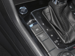 2021380TSI (q)Խ R-Line 7 v܇Ƅ