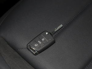 2021款380TSI 四驱越享版 R-Line 7座 车钥匙