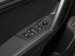 2021430 PHEV F {܇ƅ^	