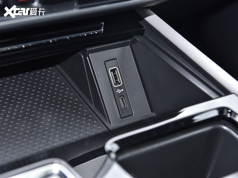 2021��;�� 530 V6 �����A��