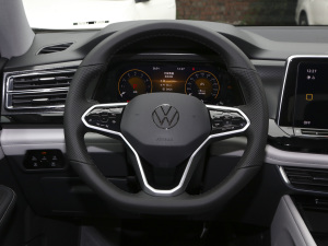 2021款380TSI 豪华版 方向盘