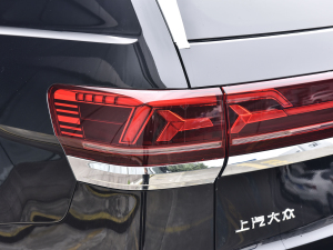 2021款530 V6 尊崇豪华版 尾灯