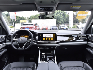 2021款530 V6 尊崇豪华版 内饰全景