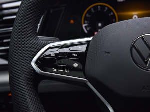 2021530 V6 A п؅^(q)