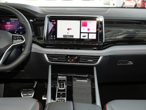 2021款380TSI 尊崇旗舰版 中控台