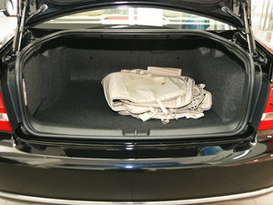 2009款1.8T 手动尊享版 行李厢空间