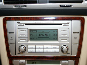 2009款1.8T 手动尊享版 音响调节