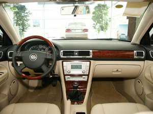 2009款1.8T 手动尊享版 内饰全景