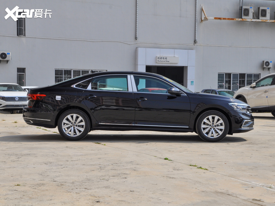 2021 330TSI Ӣ