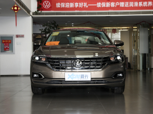 2021款330TSI 精英版 正前