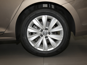 2021款330TSI 精英版 轮圈