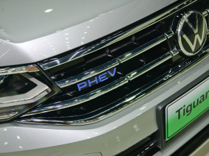 2022430PHEV 늻Ş ^