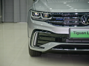 2022430PHEV 늻Ş ^