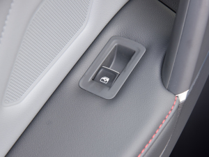 2022430PHEV 늻F ܇ƅ^