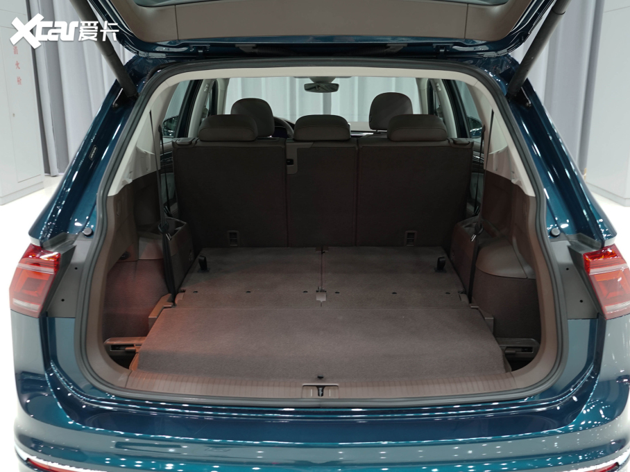 2022;^L 380TSI ԄR-LineŞ7