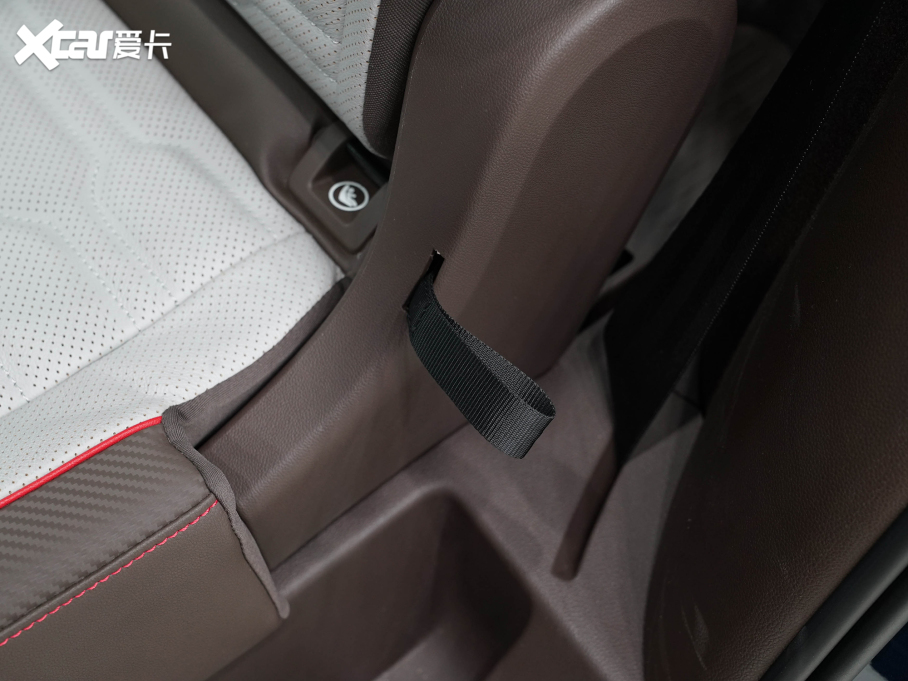 2022;^L 380TSI ԄR-LineŞ7