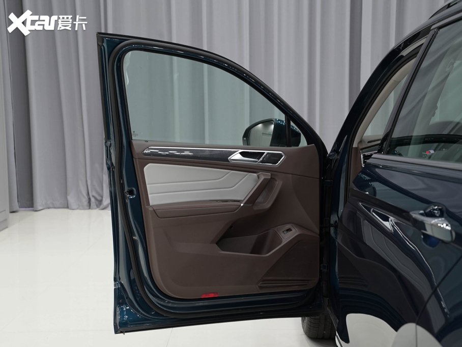 2022;^L 380TSI ԄR-LineŞ7