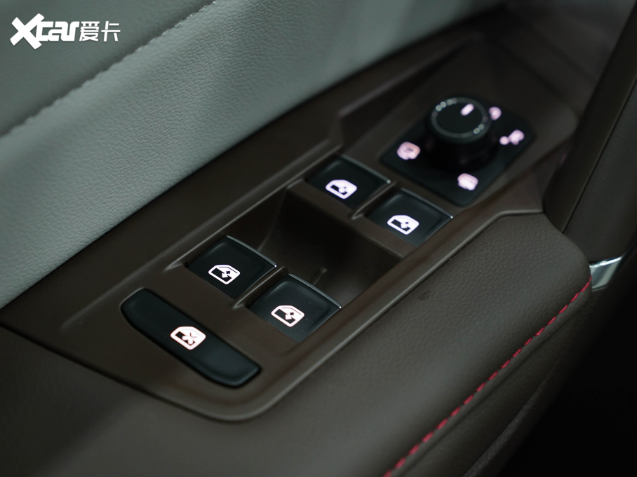 2022;^L 380TSI ԄR-LineŞ7